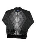 GEGENHALT. Fred Perry Argyle Track Jacket in Grau und Schwarz, 100% Polyester, mit durchgehendem Reißverschluss und Rippstrickbündchen.